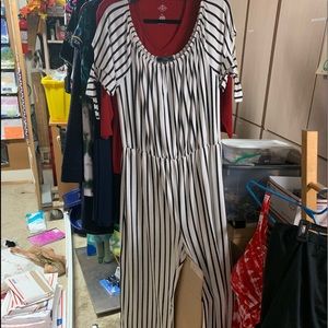 Romper with cute sleeves, great neckline, 3x